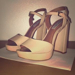 Steve Madden nude heels